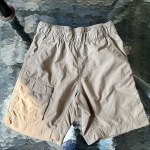 COLUMBIA Boys Cargo Shorts.  Khaki color.  Size XS (6-7).